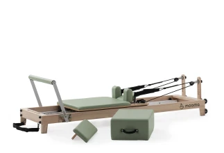 Reformer Pilates in legno salvaspazio Mooma